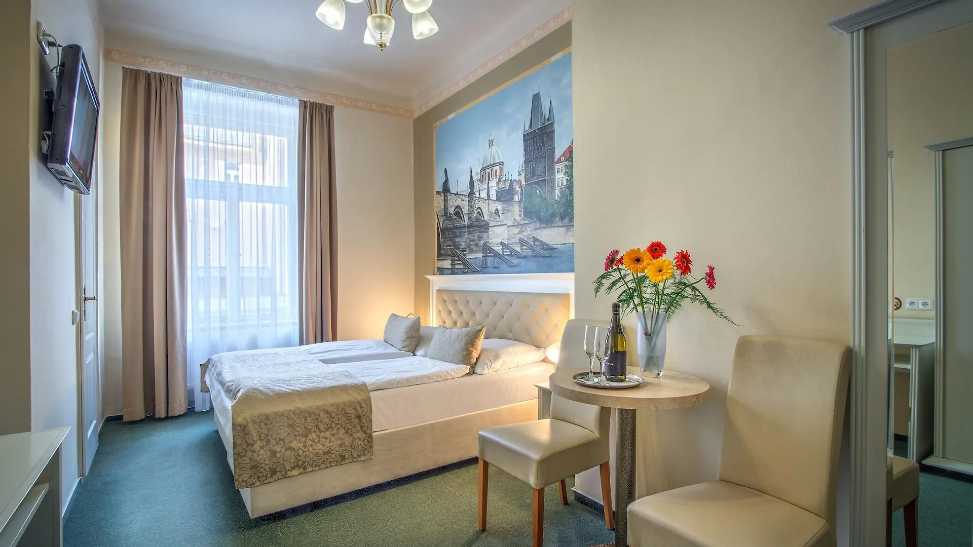 Hotel Taurus Prague 4*,