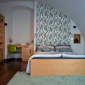  Apartamento Trziste