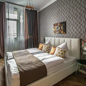 Apartment Executive Bright Apt. By Ruterra