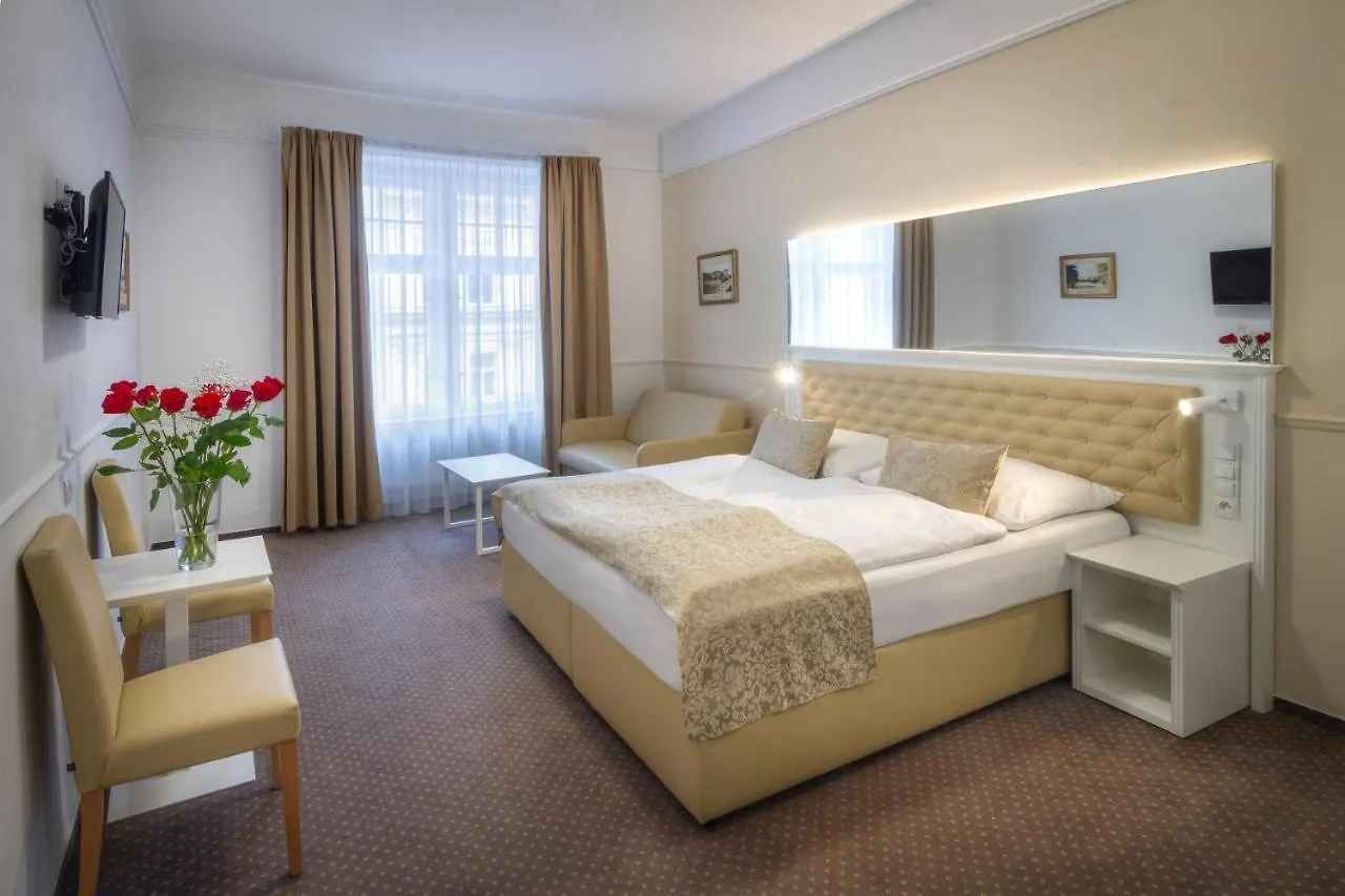 Hotel Taurus Prag 4*,
