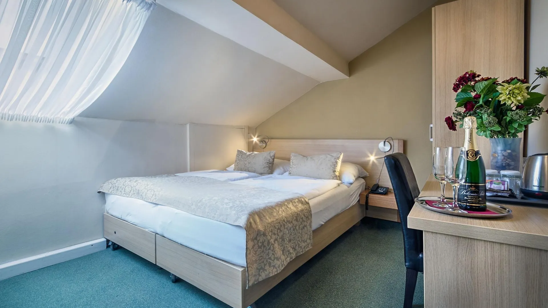 Hotel Taurus Prag 4*,