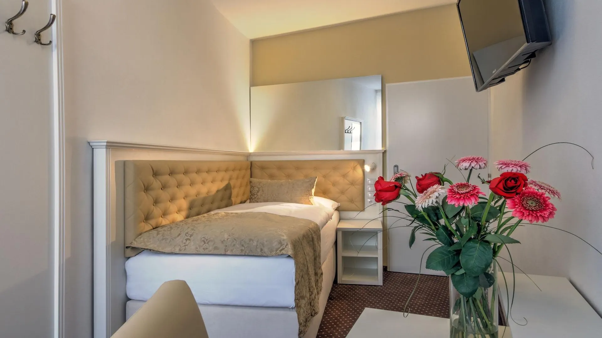 Hotel Taurus Prag 4*,  Tjeckien