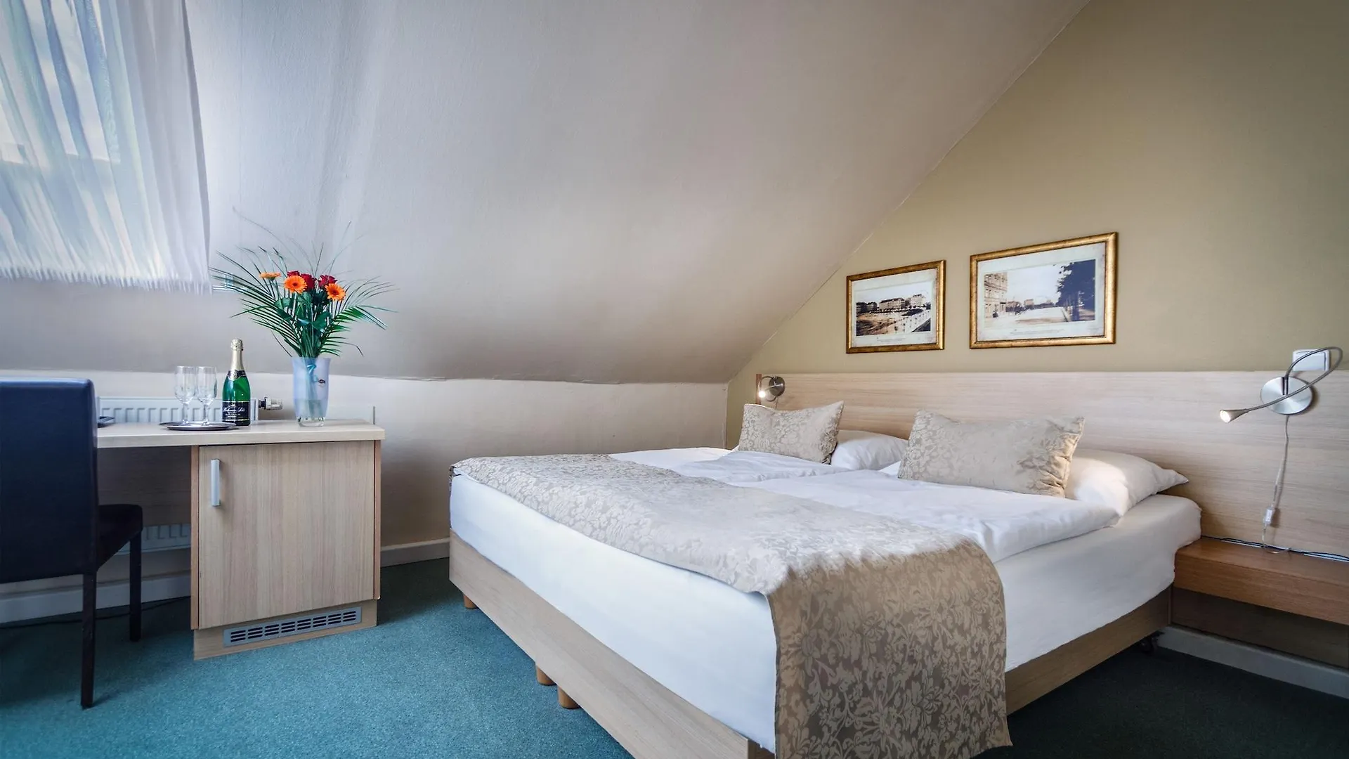 Hotel Taurus Prag Tjeckien