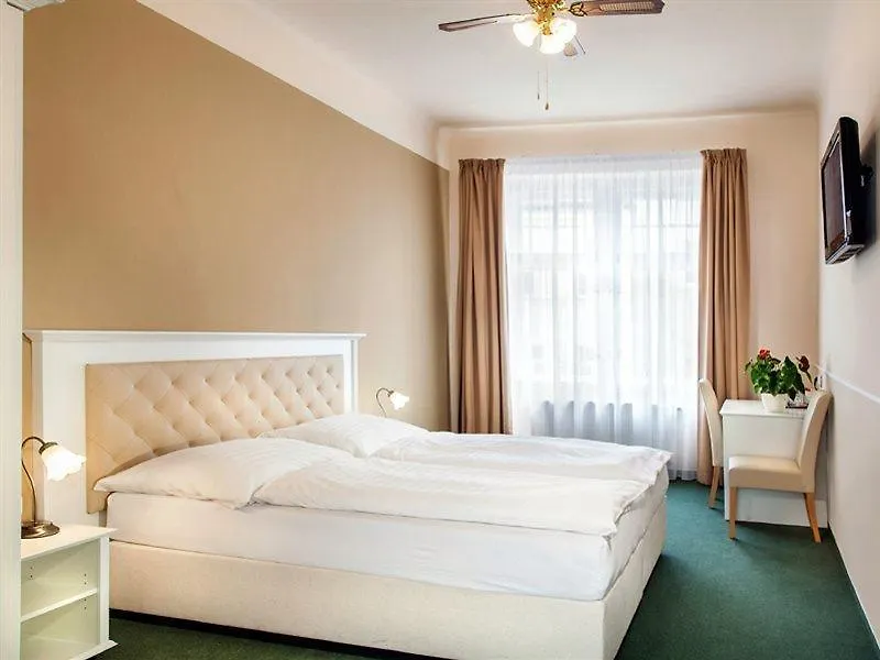 Hotel Taurus Prag 4*,  Tjeckien