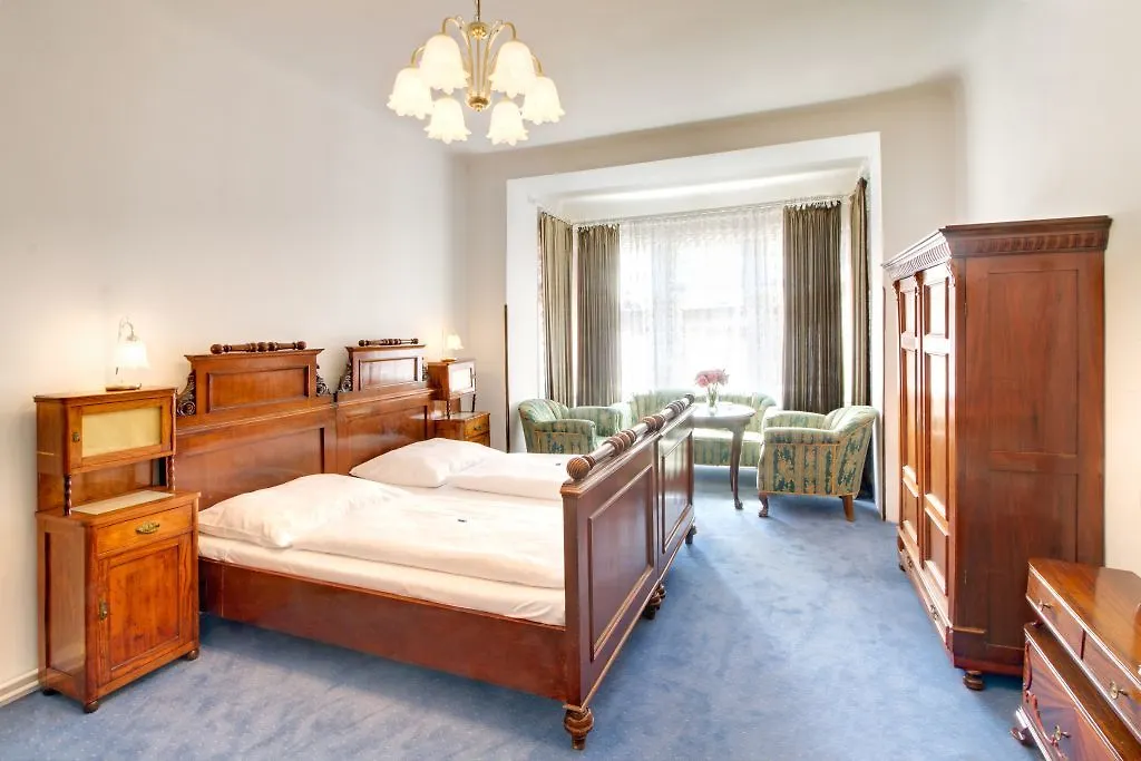 Hotel Taurus Prag 4*,