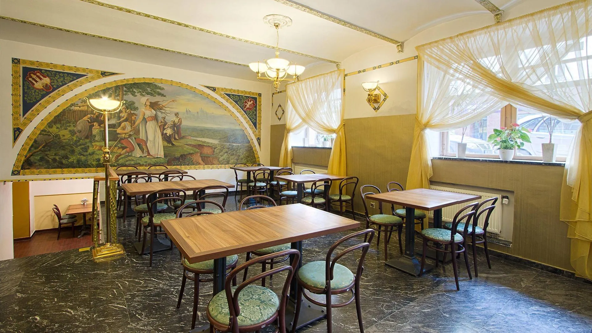 Hotel Taurus Prag 4*,